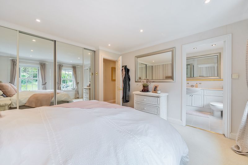 Bedroom- click for photo gallery